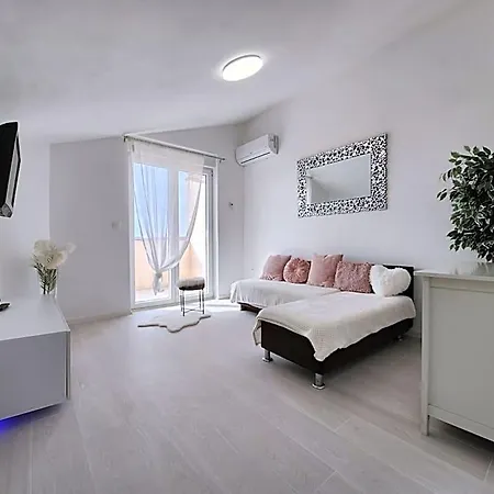Nicolas *